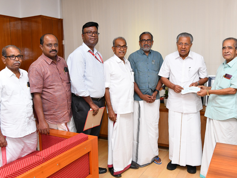 Kerala Kerakarshaka Cooperative Federation Limited (KERAFED) has handed over the dividend for the financial year 2020þ-21 to the Government of Kerala.