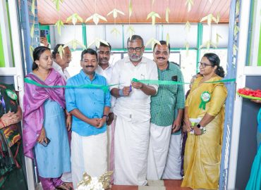 The monthly income of one lakh farmers should reach one lakh rupees.